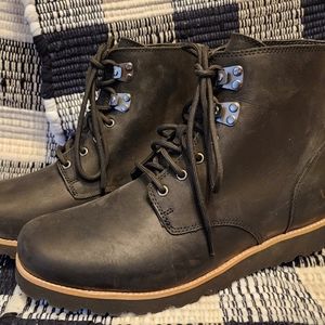 Men's Ugg Hannen Black, New, Size 11!